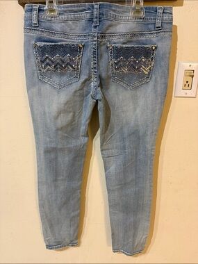Knox Rose Light Blue Mid Rise Skinny Jeans with Embroidered Back Pockets 16